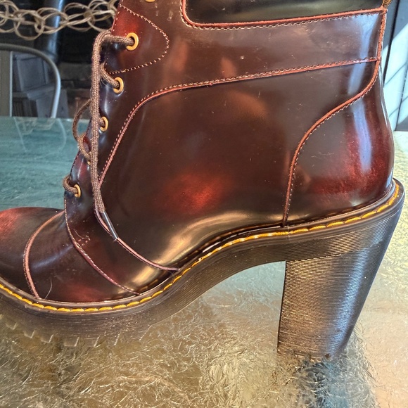 Dr.Martens Averil Arcadia Leather Cherry Ankle Heeled Boots Size 11 - Picture 5 of 10
